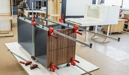 Корпусная струбцина REVO KRE 2000/95