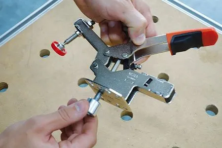 Вертикальный зажим с открытым плечом и горизонтальным основанием STC-VH /40 (+STC-SET-T20)