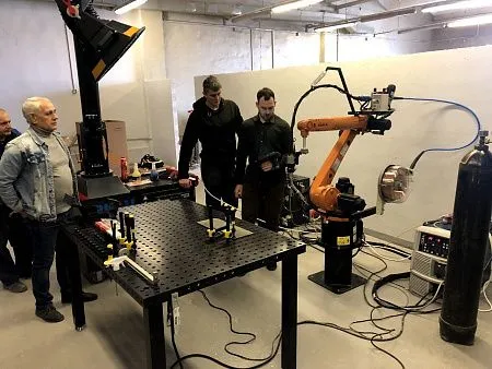 Учебная сварочная ячейка на базе промышленного робота для сварочной мастерской Выксунского металлургического колледжа им. А. А. Козерадского