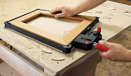 Ленточный зажим BAN700