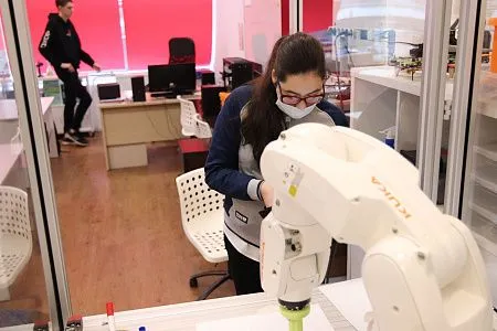 Учебный класс по робототехнике в АНО ДТ «Красноярский Кванториум»