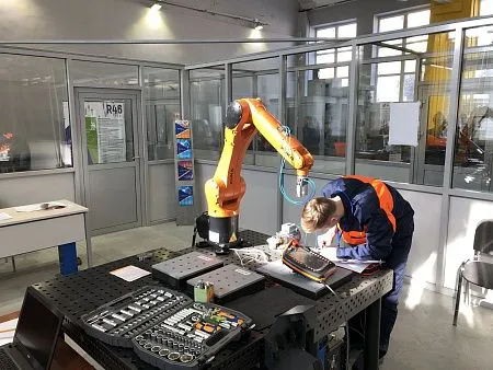 Лаборатория промышленной робототехники в Межрегиональном центре компетенций – Чебоксарский электромеханический колледж