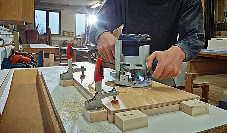 Вертикальный зажим с открытым плечом и горизонтальным основанием STC-VH /40