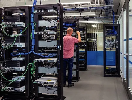 Учебно-лабораторный стенд "Основы ЛВС и БЛВС"