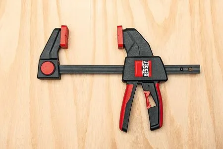 Струбцина для работы одной рукой EZL 150/80