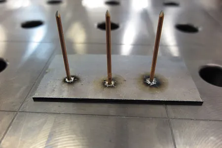 Гвоздь приварной изоляционный омеднённый