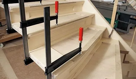 Струбцина для глубокого зажима с деревянной ручкой TGNT 400/400