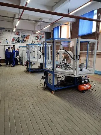 Лаборатория промышленной робототехники в Тульском государственном машиностроительном колледже имени Никиты Демидова