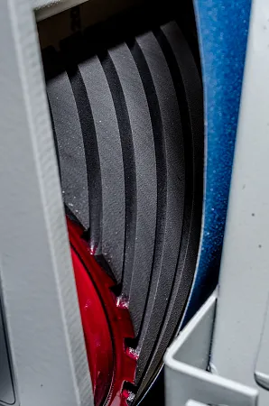 Станок для снятия окалины, грата, заусенцев и скругления кромки