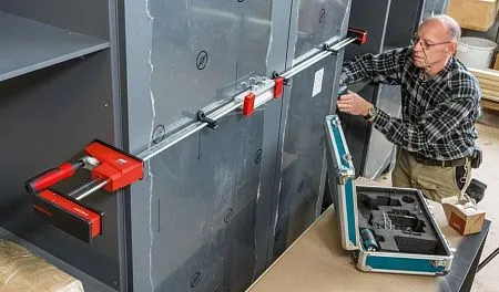 Корпусная струбцина REVO KRE 2000/95