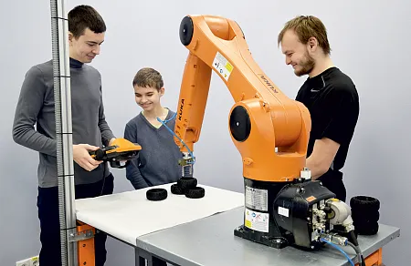 Учебный класс по робототехнике в центре технического творчества и профориентации «Детский технопарк Кванториум» г. Нижнекамск